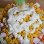 krabovyj-salat-s-kukuruzoj-i-ogurcom
