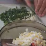 salat-s-redisom-posytnej-s-vetchinoj-i-ovoshhami