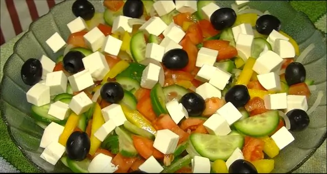 Салат греческий с брынзой - пошаговый рецепт с оливковой заправкой