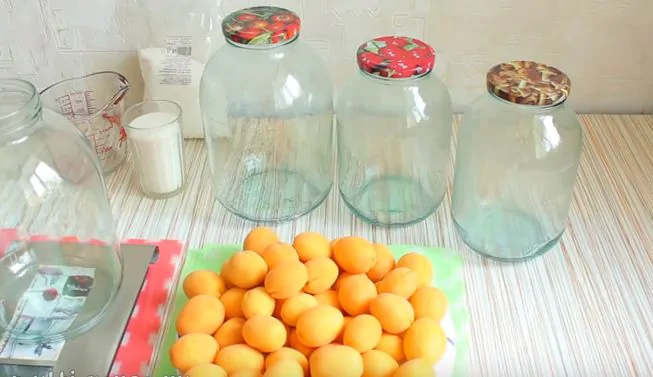 Как правильно делать закатку компота из абрикосов на зиму