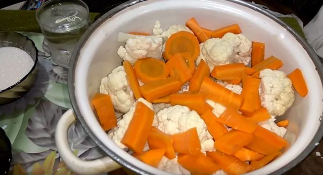 морковь и нарезаем слайсами