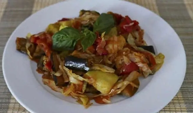 Как быстро приготовить овощное рагу с кабачками и баклажанами