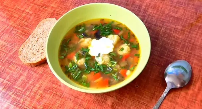 Суп с сырными фрикадельками - рецепт на мясном бульоне