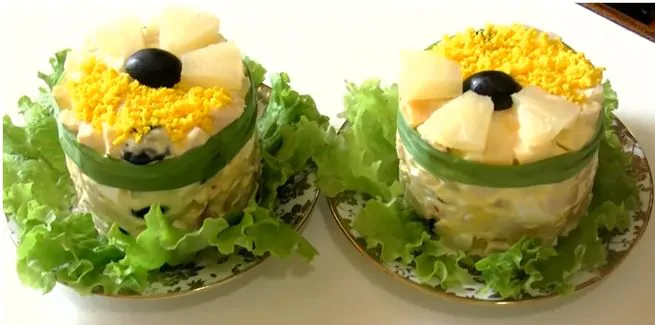 Дамский салат с добавлением ананасов