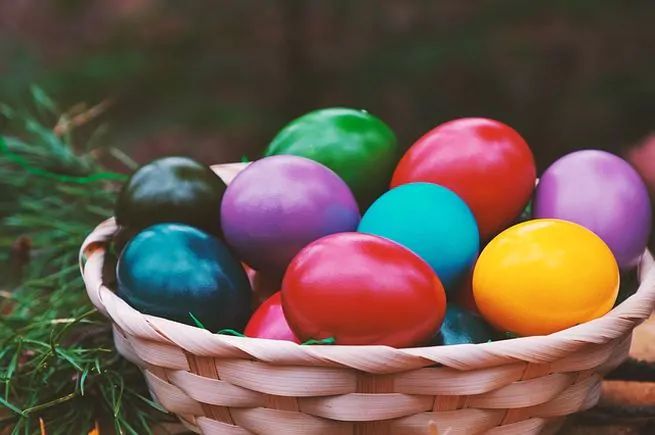 Как оригинально и красиво покрасить яйца на Пасху 2019 - 15 смелых идей