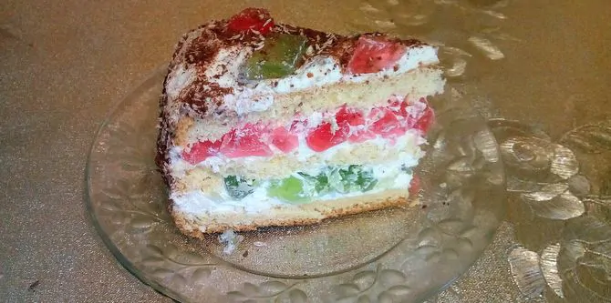 Бисквитный торт со сметанным кремом и вкусным желе